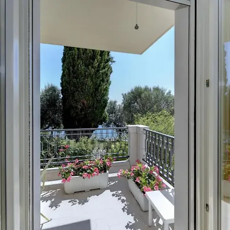 Apartment Garda *